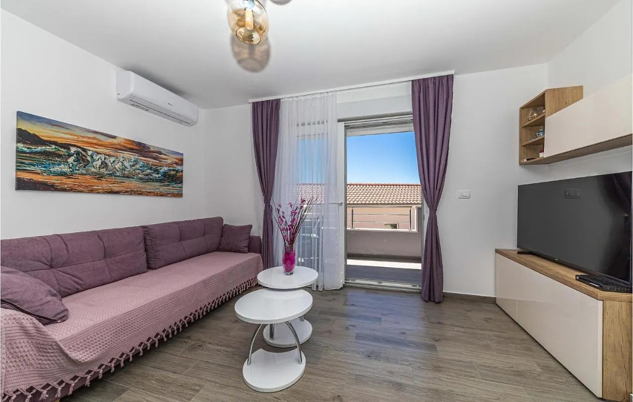 Awesome Apartment In Seget Donji With Wifi