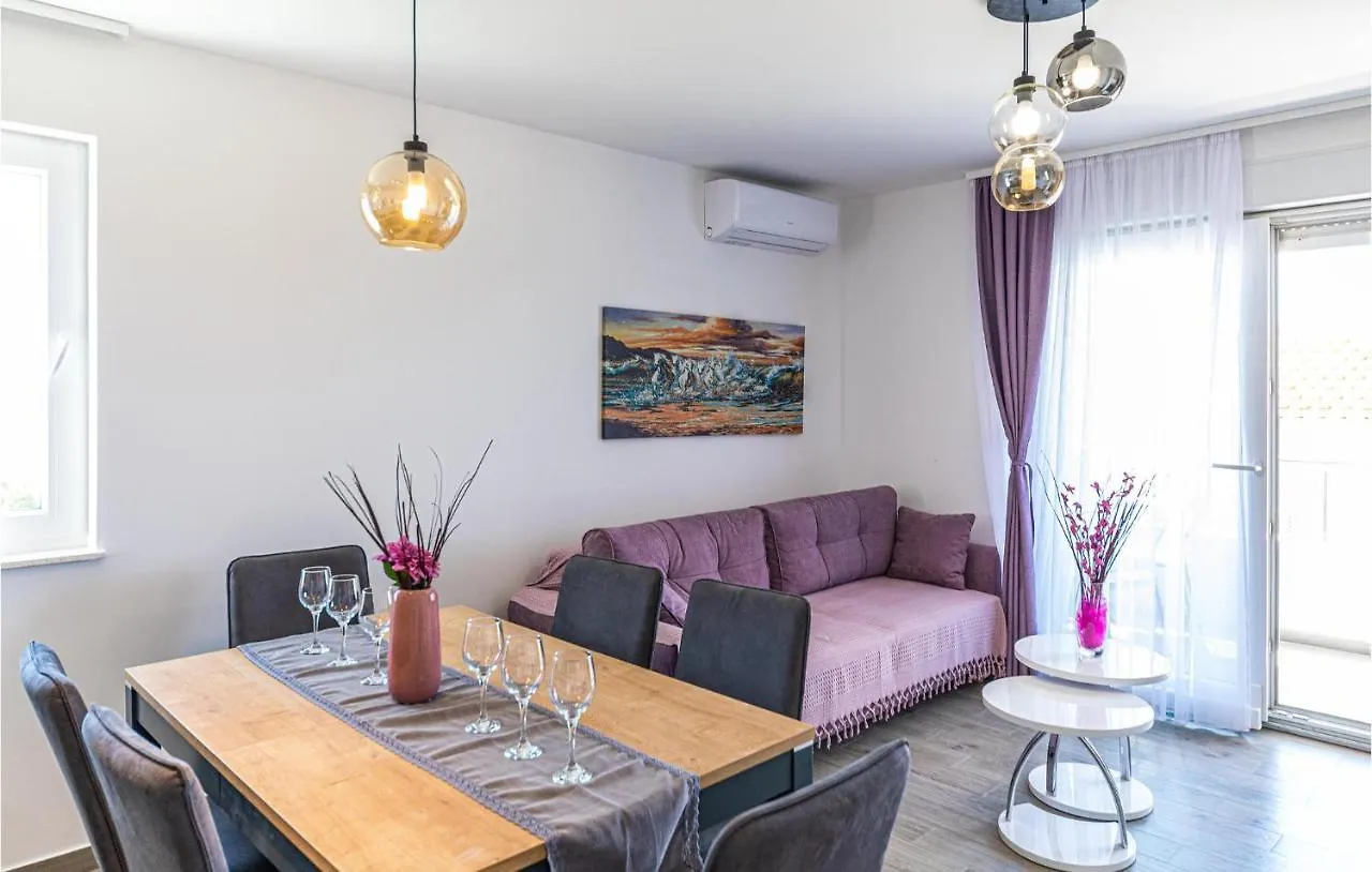 Awesome Apartment In Seget Donji With Wifi