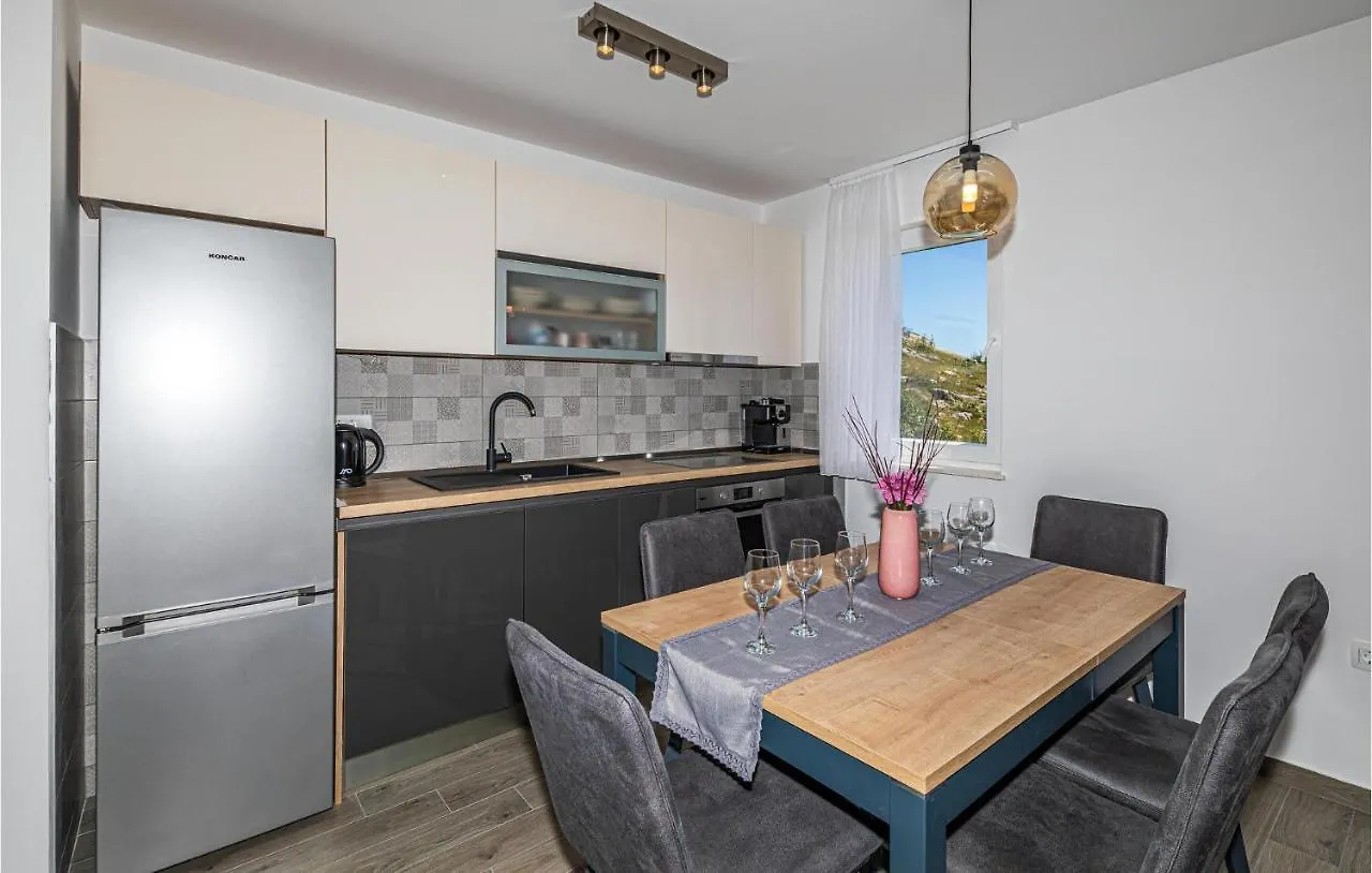 Awesome Apartment In Seget Donji With Wifi 0*,